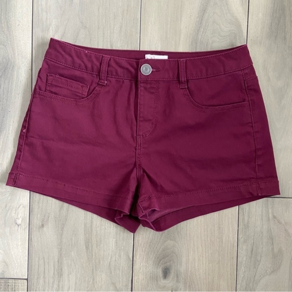 SO‎ Regular Rise Shortie Shorts Maroon Juniors Size 11